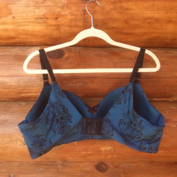 Torrid Curve Dream Spooky Teal & Black Skulls Wire-Free Push-Up Plunge Bra 42D - Picture 2 of 7